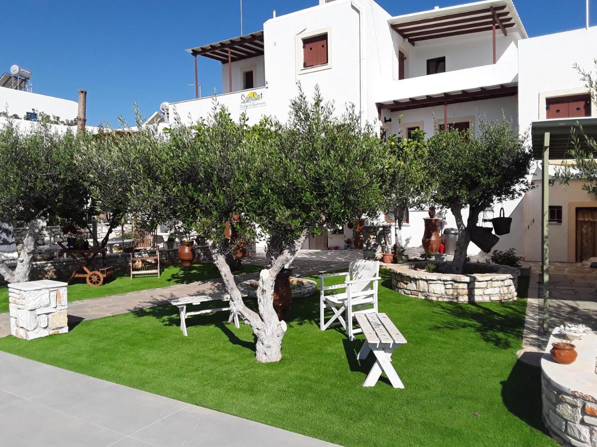 Sunset Studios And Apartments For Adults Over 21 Only Náousa Eksteriør billede