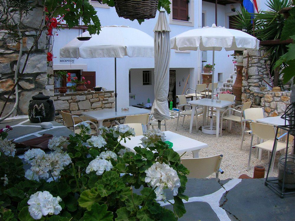 Sunset Studios And Apartments For Adults Over 21 Only Náousa Eksteriør billede