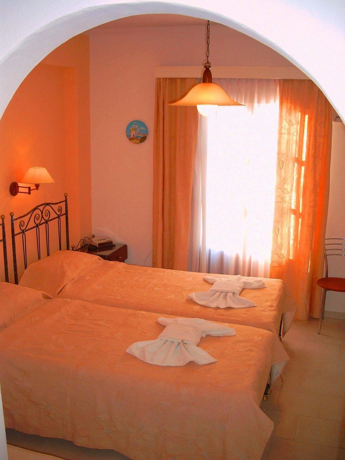 Sunset Studios And Apartments For Adults Over 21 Only Náousa Eksteriør billede