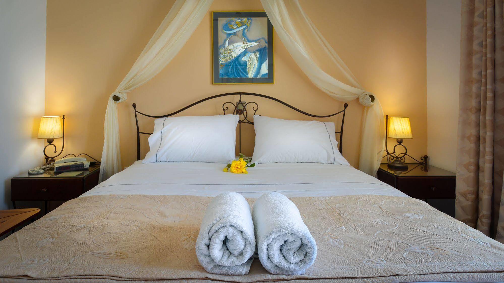 Sunset Studios And Apartments For Adults Over 21 Only Náousa Eksteriør billede