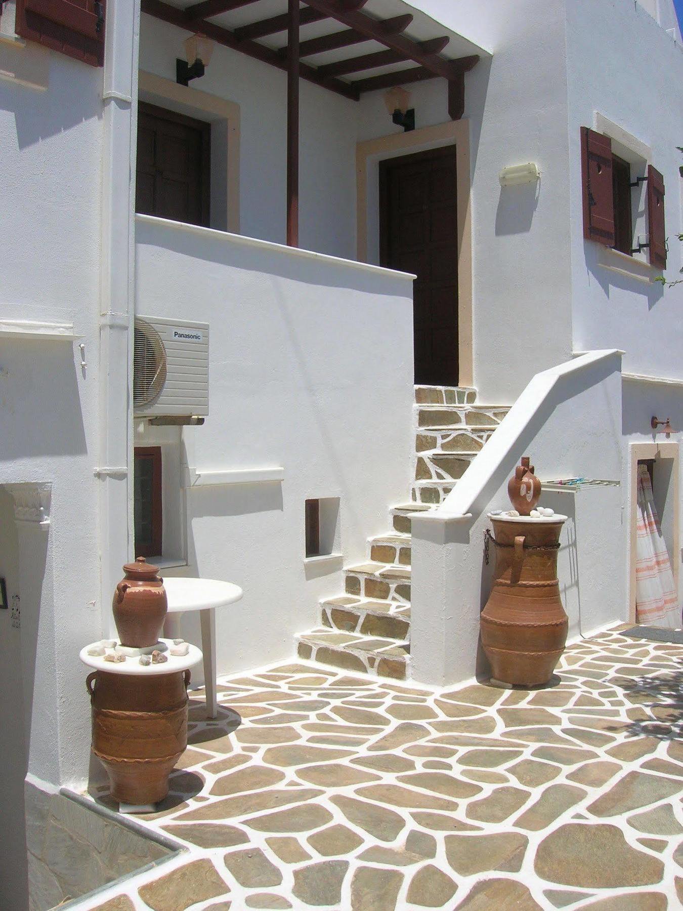 Sunset Studios And Apartments For Adults Over 21 Only Náousa Eksteriør billede
